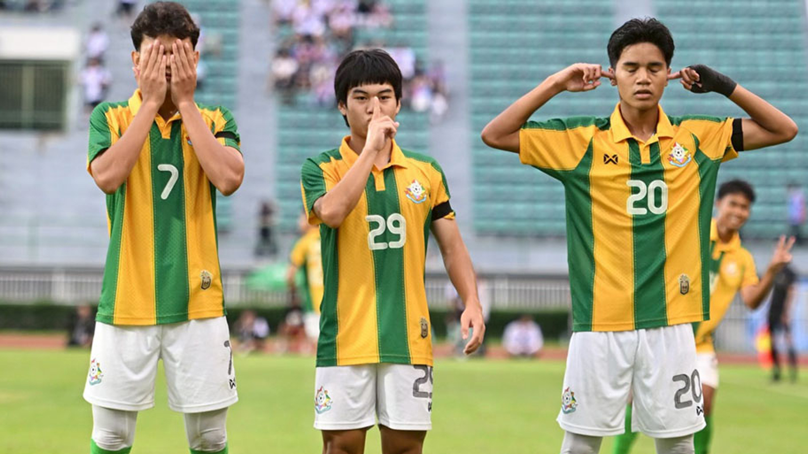 ทรู แบงค็อก เซ็นสัญญาอาชีพกับ